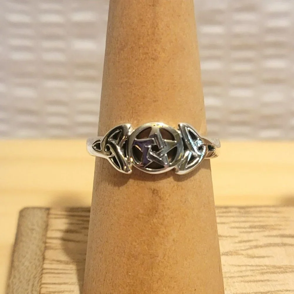 Celtic Triquetra Pentacle Sterling Silver Ring, Size 6 and 8 - Picture 2 of 5